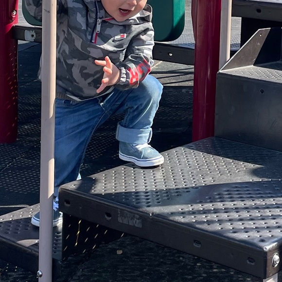 Tommy Hilfiger Windbreaker Jacket Hoodie w zipper Eagle camo camouflage Size 2T - Picture 6 of 6